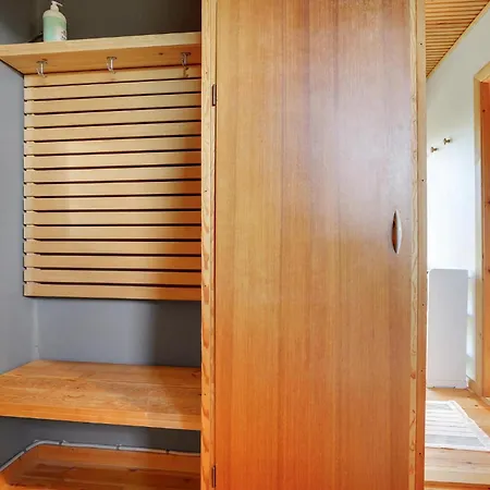 Vakantiehuis Three-bedroom In Oksbøl